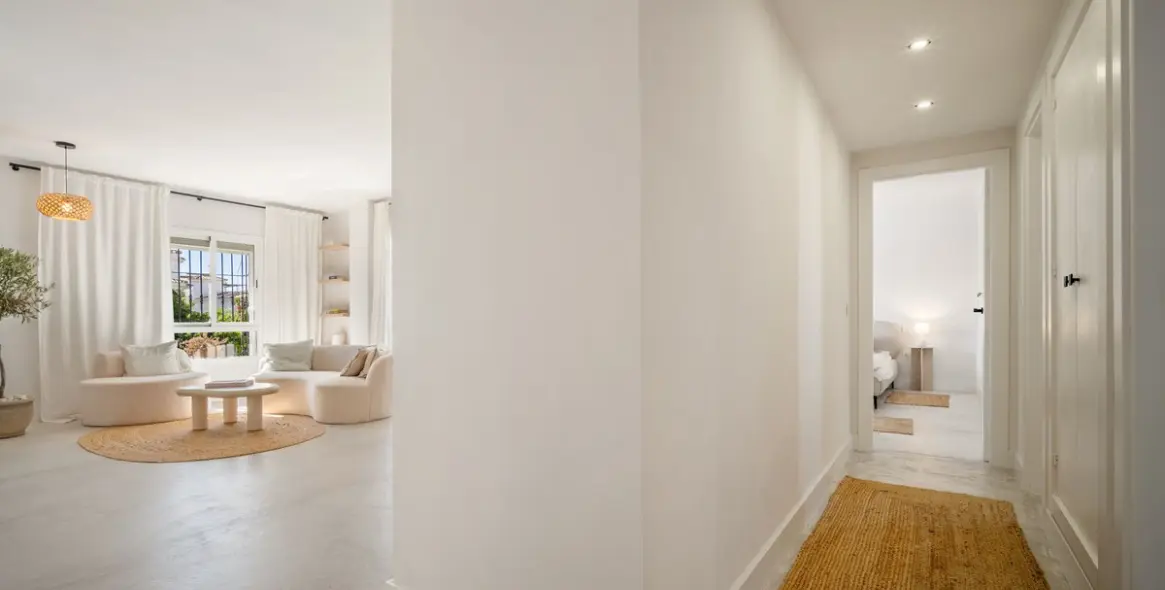 Sale of middle floor apartment in Nueva Andalucía 11