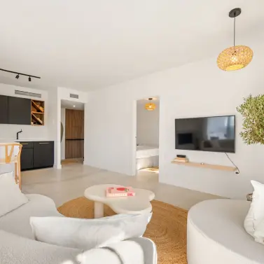 Sale of middle floor apartment in Nueva Andalucía