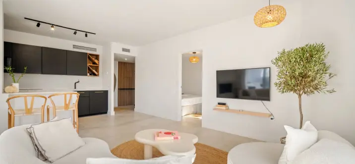 Sale of middle floor apartment in Nueva Andalucía 3