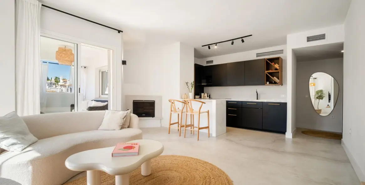 Sale of middle floor apartment in Nueva Andalucía 5