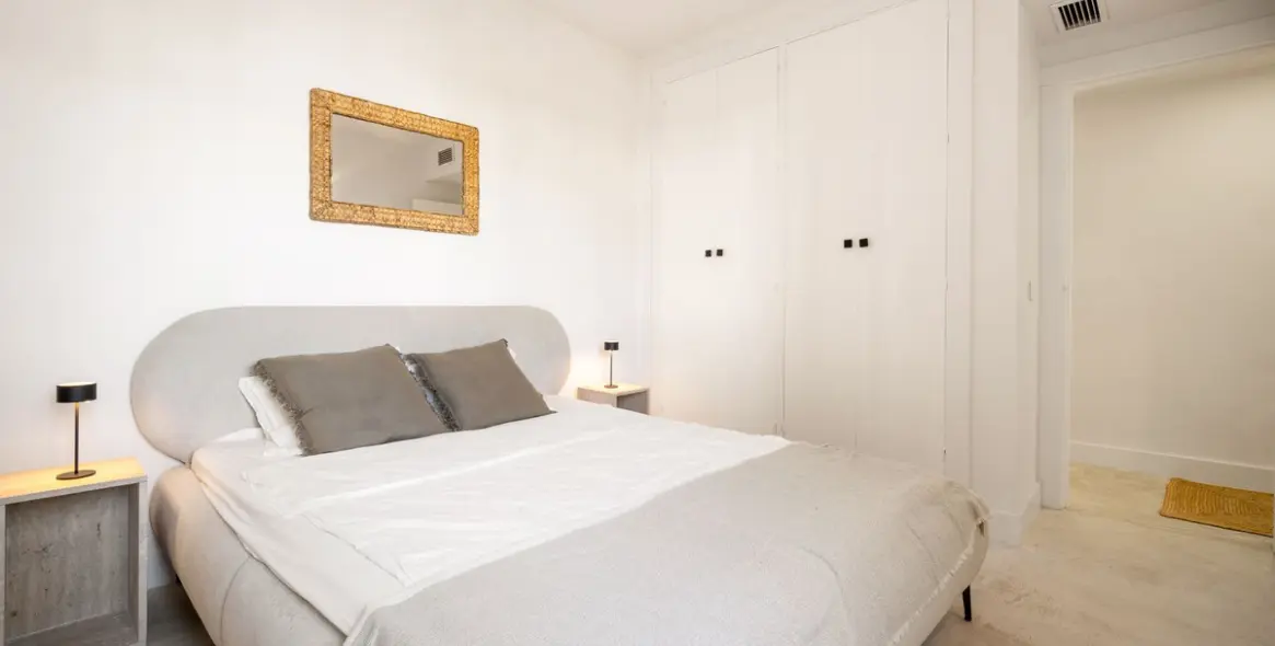 Sale of middle floor apartment in Nueva Andalucía 16