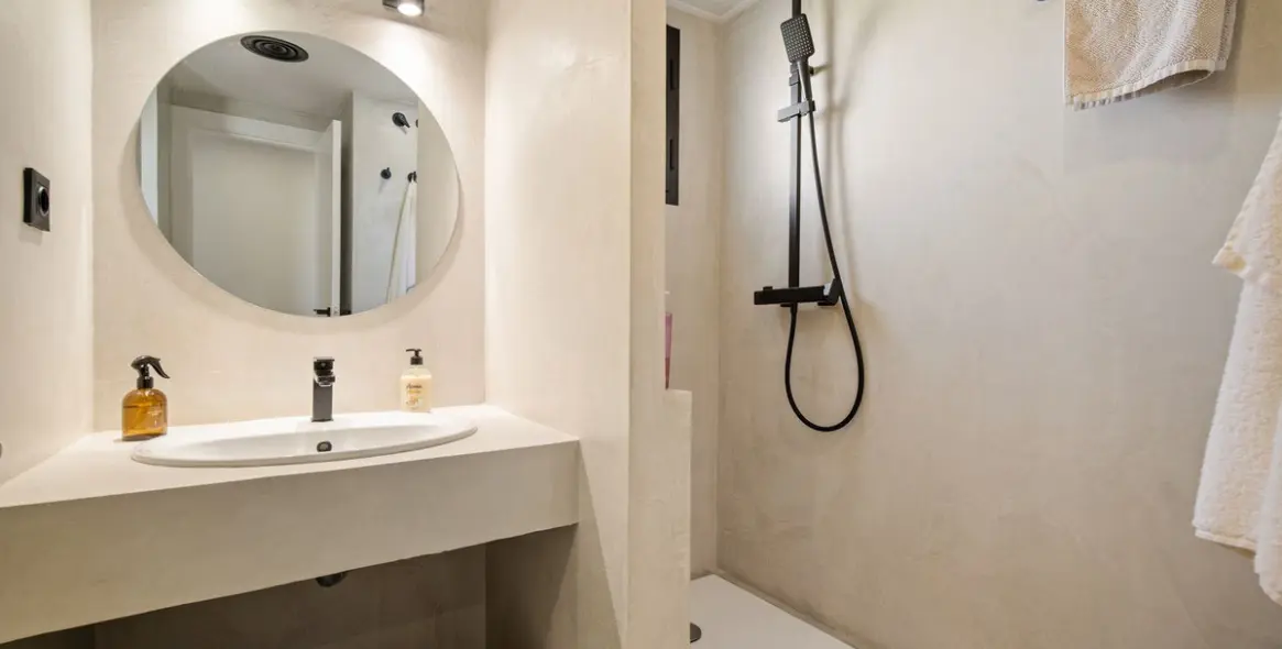 Sale of middle floor apartment in Nueva Andalucía 18