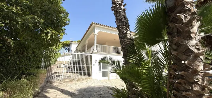 Sale of semi-detached house in San Pedro de Alcántara 1