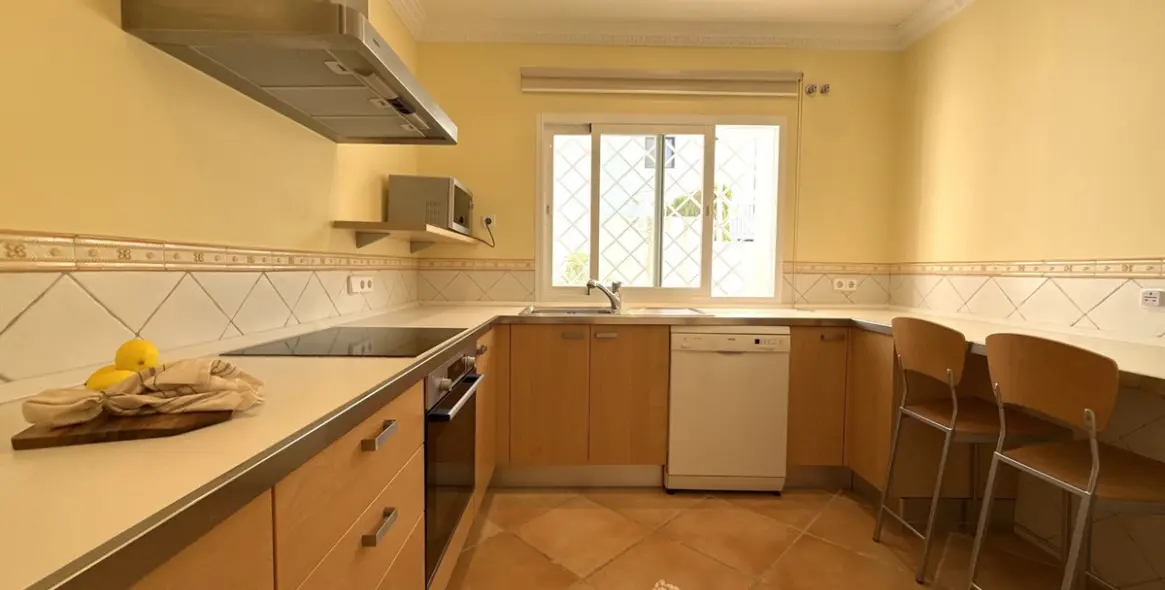 Sale of semi-detached house in San Pedro de Alcántara 5