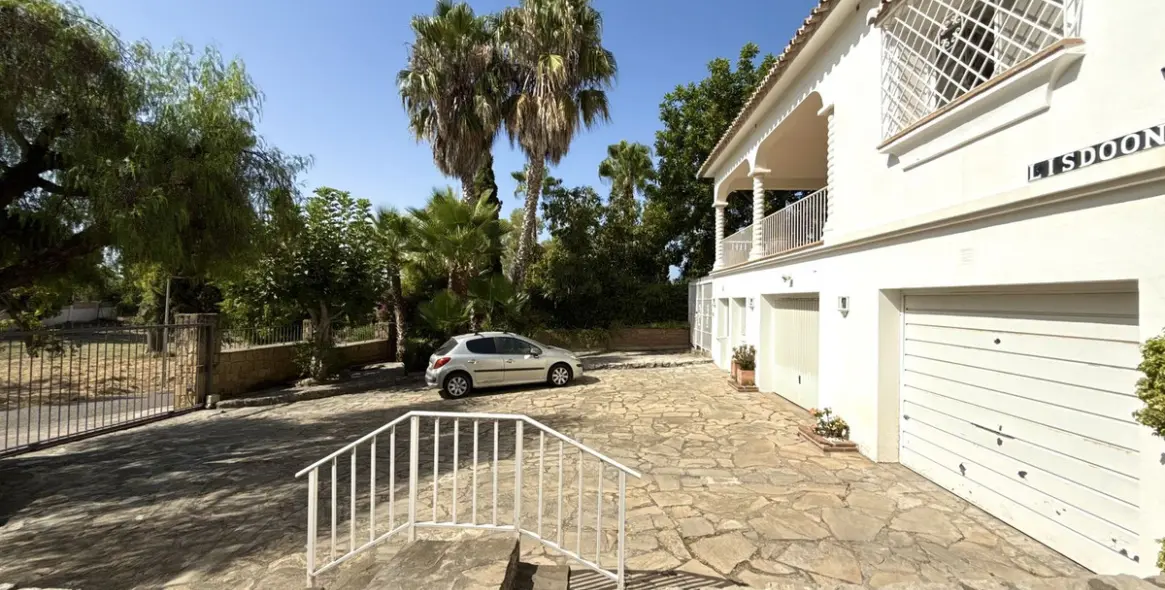 Sale of semi-detached house in San Pedro de Alcántara 8