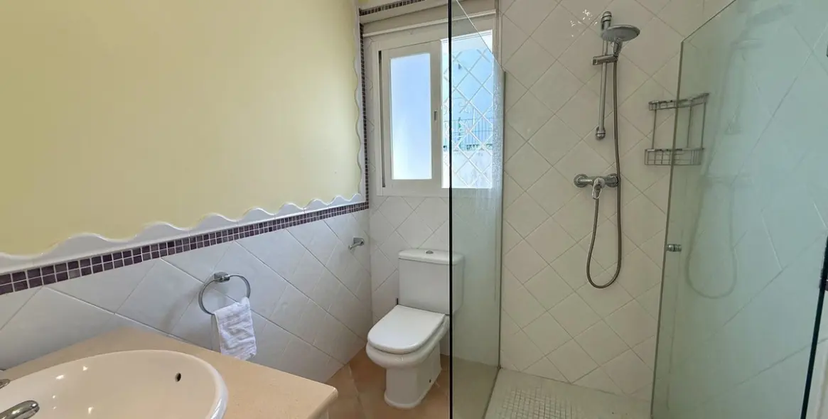 Продажа дома на две семьи в San Pedro de Alcántara 32