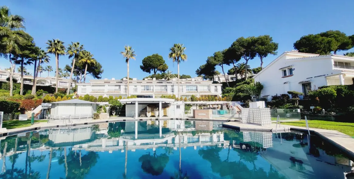 Продажа таунхауса в Miraflores 1