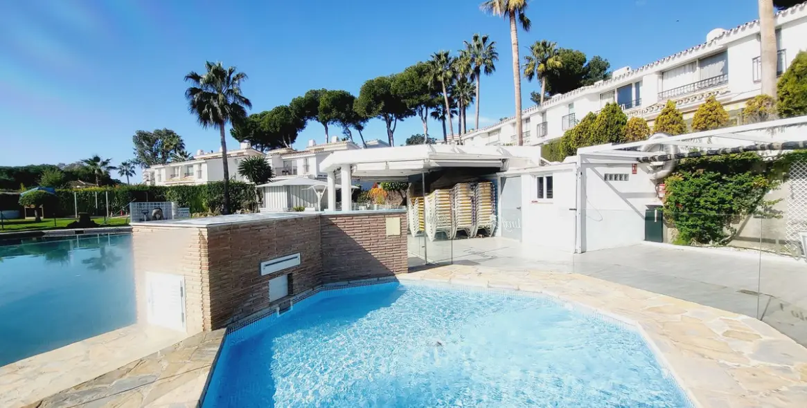 Продажа таунхауса в Miraflores 8