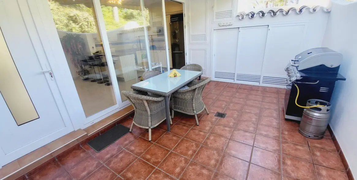 Продажа таунхауса в Miraflores 9