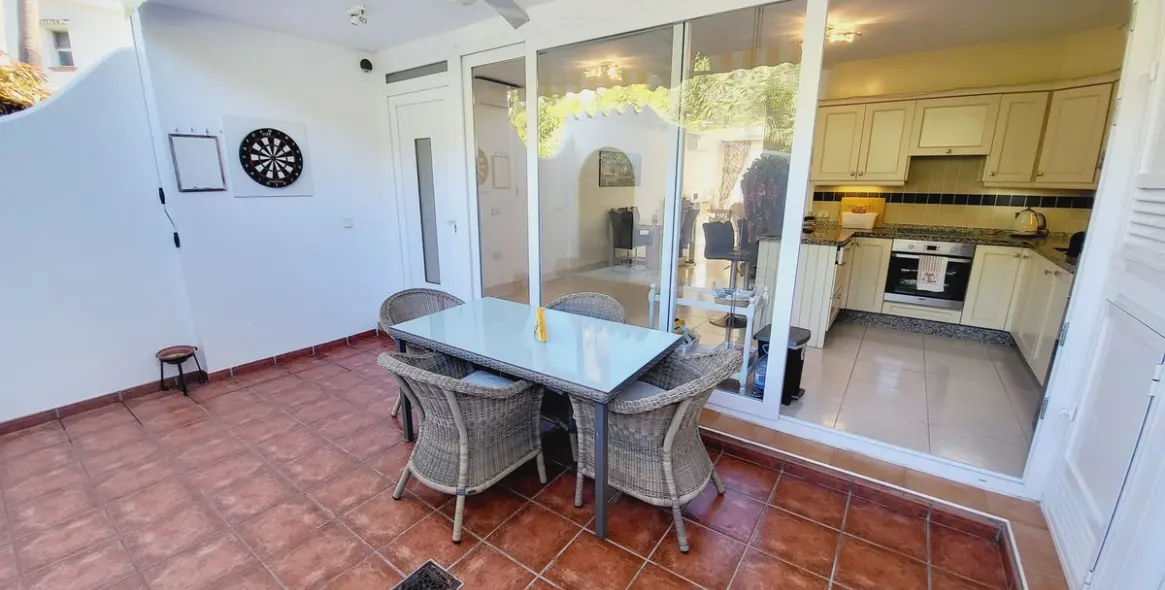 Продажа таунхауса в Miraflores 10