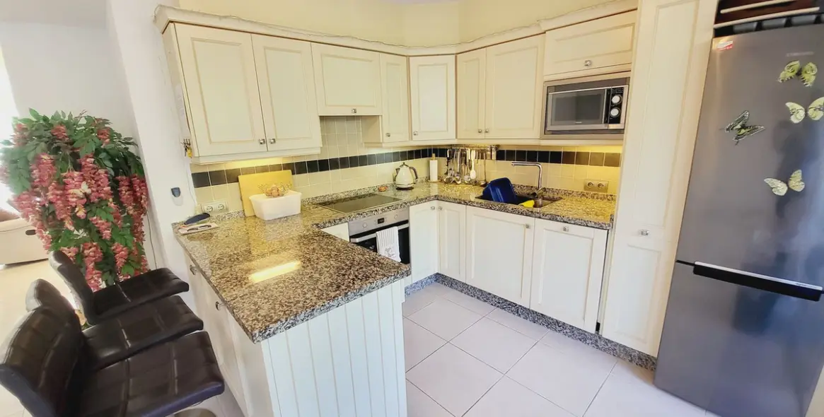 Продажа таунхауса в Miraflores 11