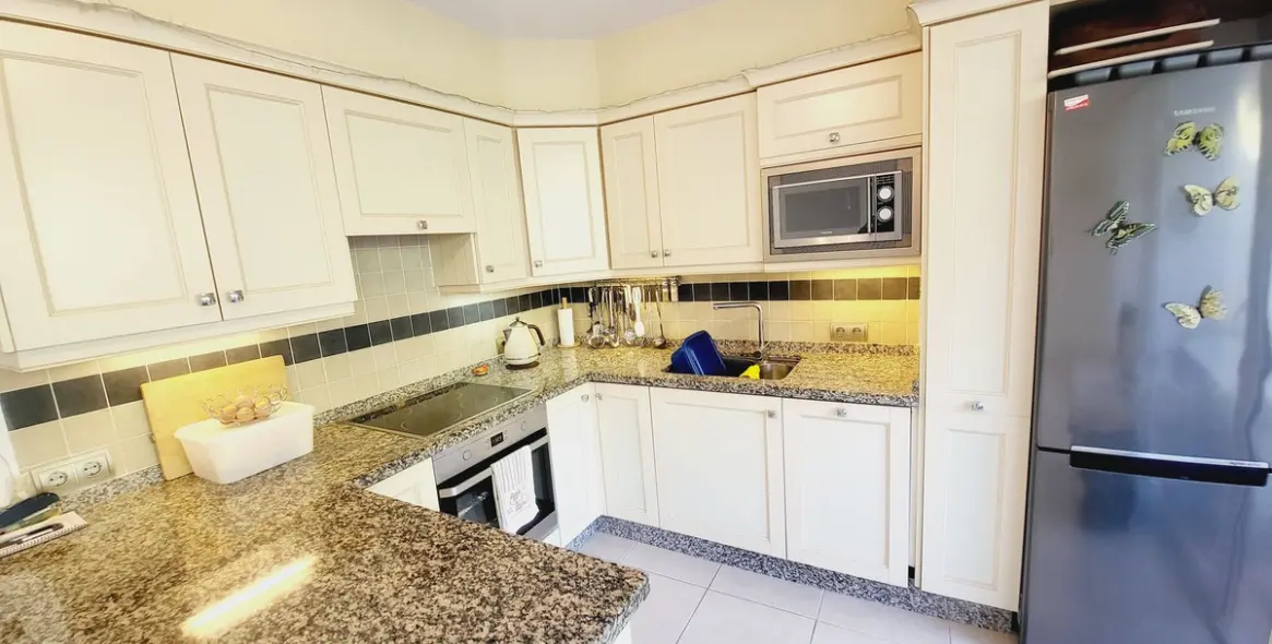 Продажа таунхауса в Miraflores 12