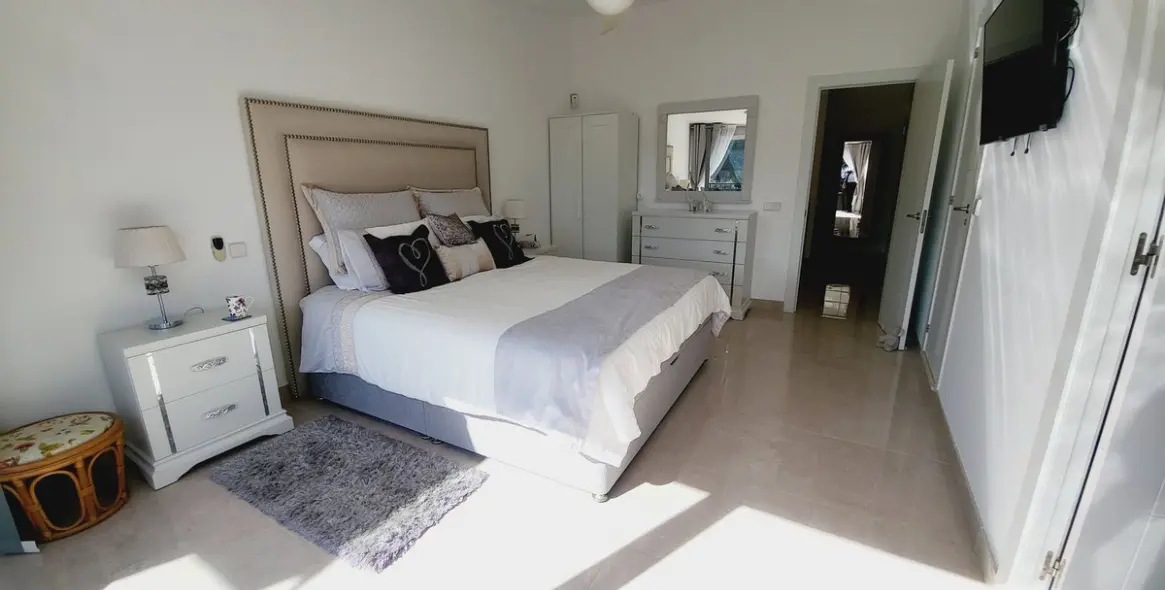 Sale of townhouse in Miraflores 34