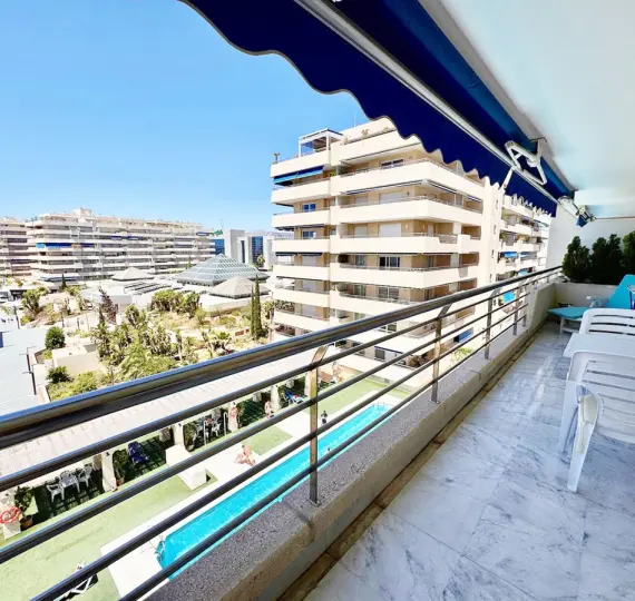 Sale of middle floor apartment in Puerto Banús