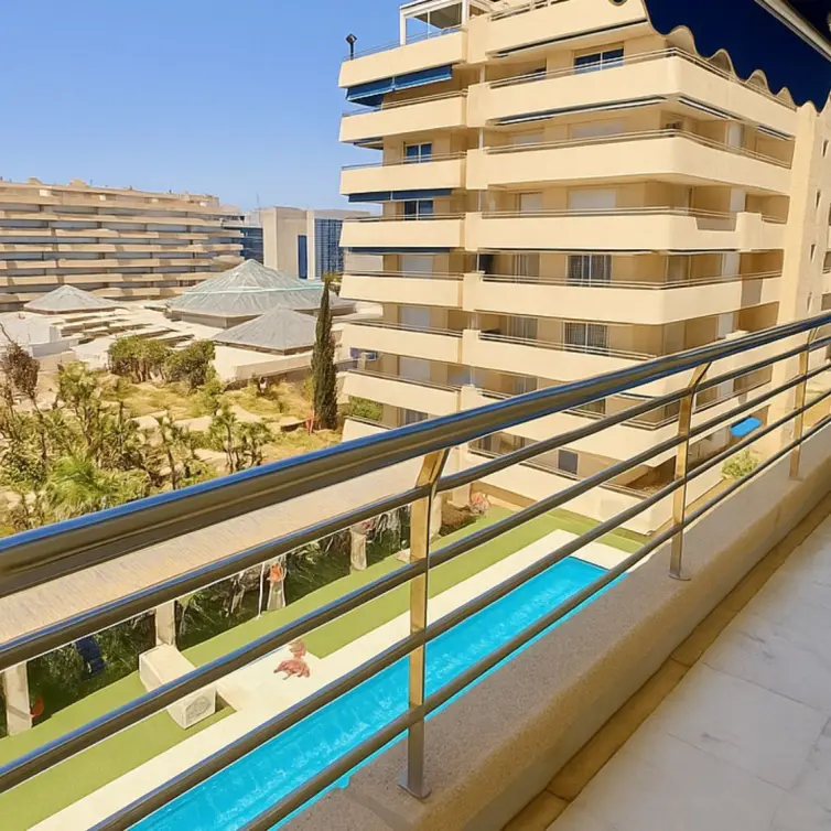 Sale of middle floor apartment in Puerto Banús