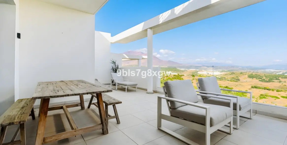 Venta de apartamento en planta media en Casares Playa 3