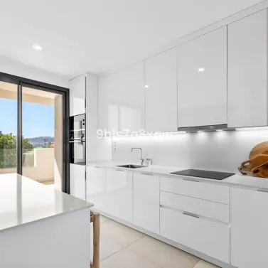 Venta de apartamento en planta media en Casares Playa