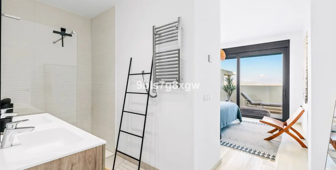 Venta de apartamento en planta media en Casares Playa 21