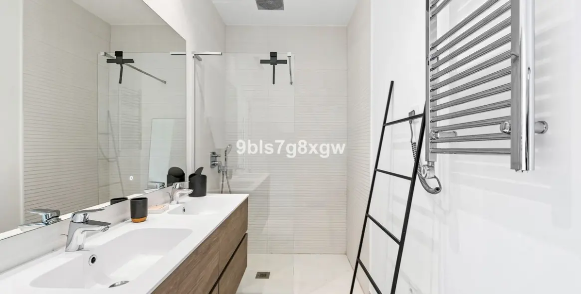 Venta de apartamento en planta media en Casares Playa 22