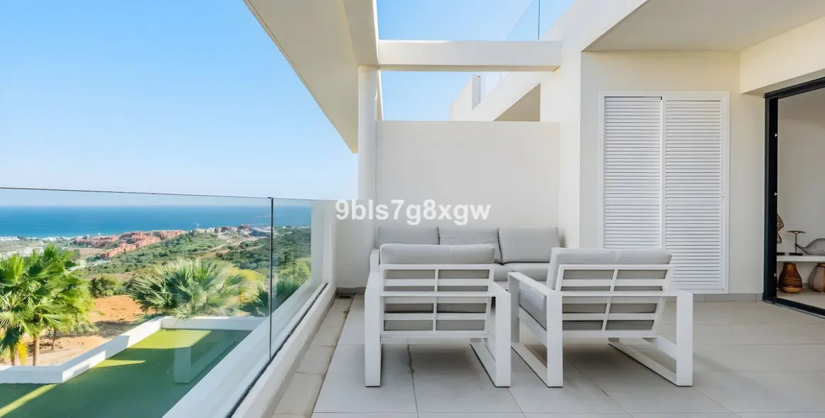 Venta de apartamento en planta media en Casares Playa 28