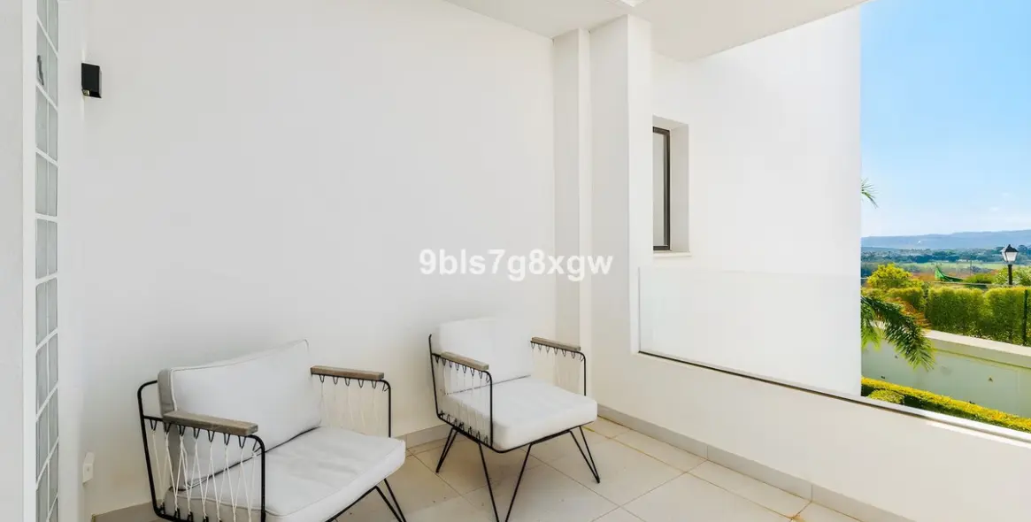 Venta de apartamento en planta media en Casares Playa 35