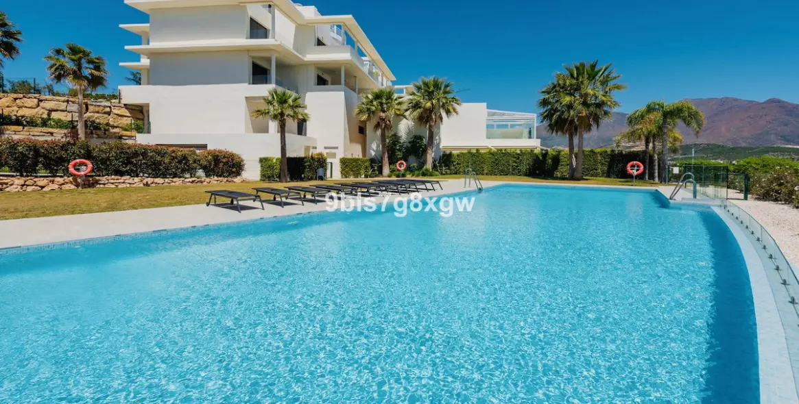 Venta de apartamento en planta media en Casares Playa 37