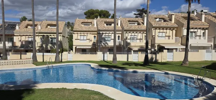 Продажа таунхауса в El Rosario 0