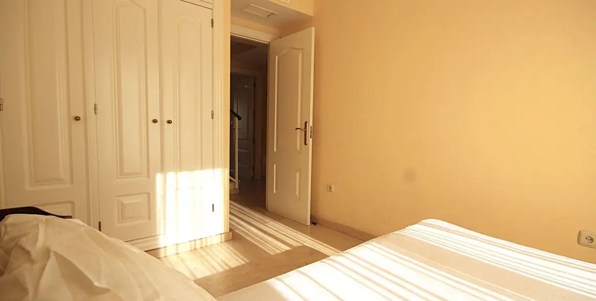 Sale of townhouse in El Rosario 29