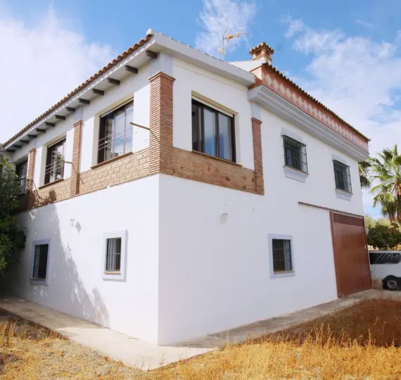 Sale of finca - cortijo in Coín