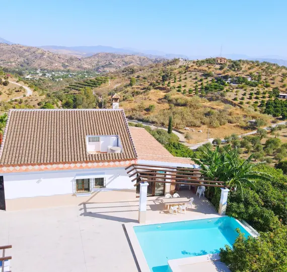 Sale of finca - cortijo in Coín