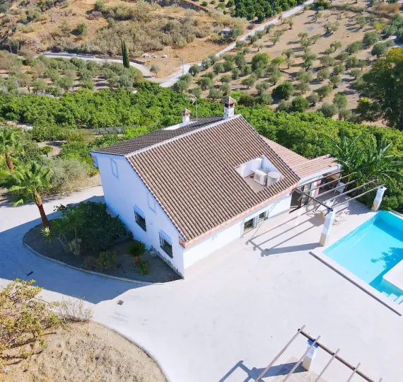 Sale of finca - cortijo in Coín