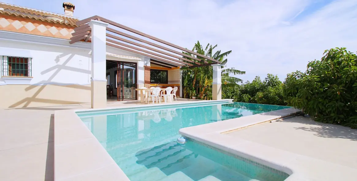 Продажа финки в Coín 12