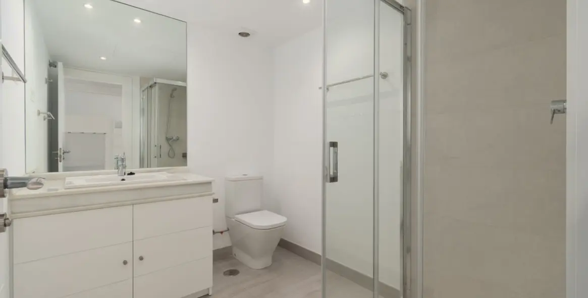 Sale of townhouse in La Mairena 8