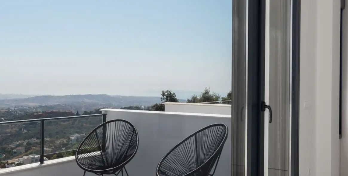 Sale of townhouse in La Mairena 9