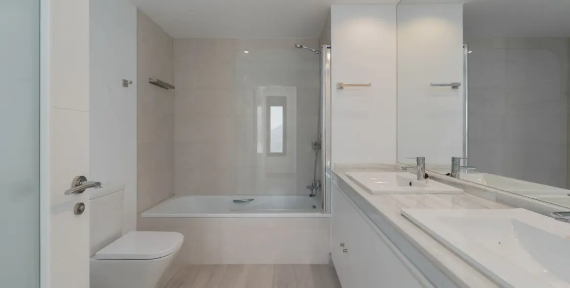 Sale of townhouse in La Mairena 14