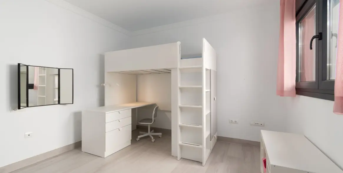 Sale of townhouse in La Mairena 16