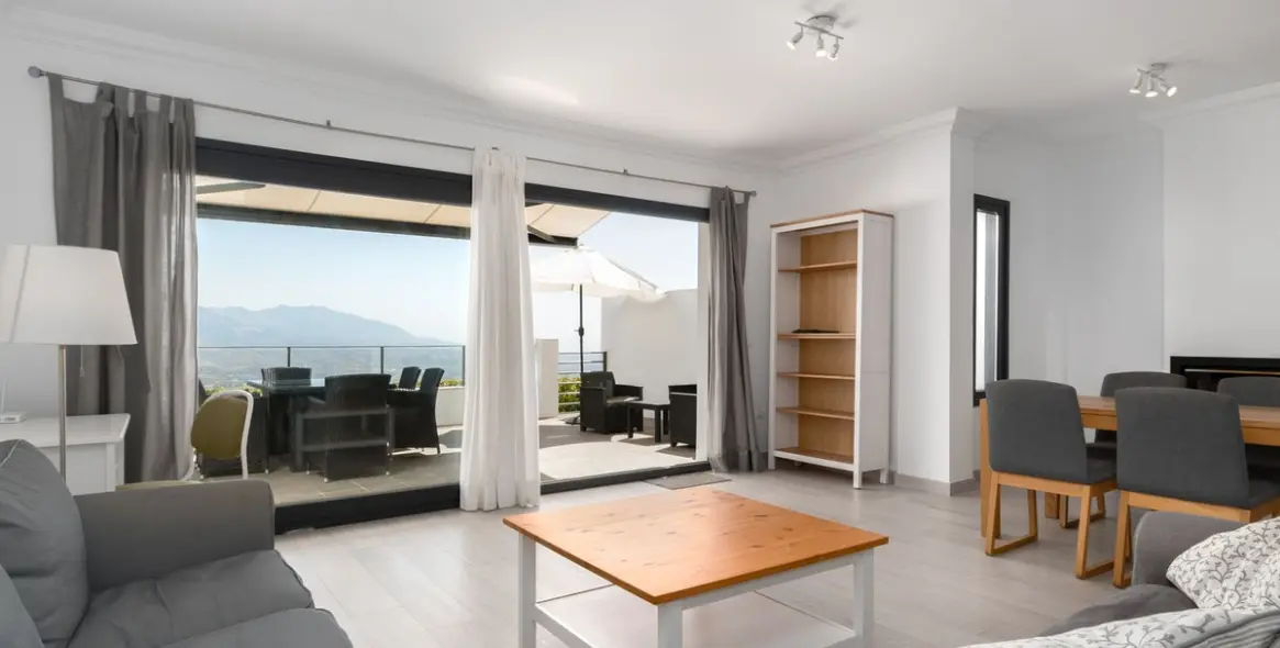 Sale of townhouse in La Mairena 20