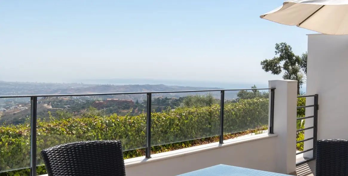 Sale of townhouse in La Mairena 25