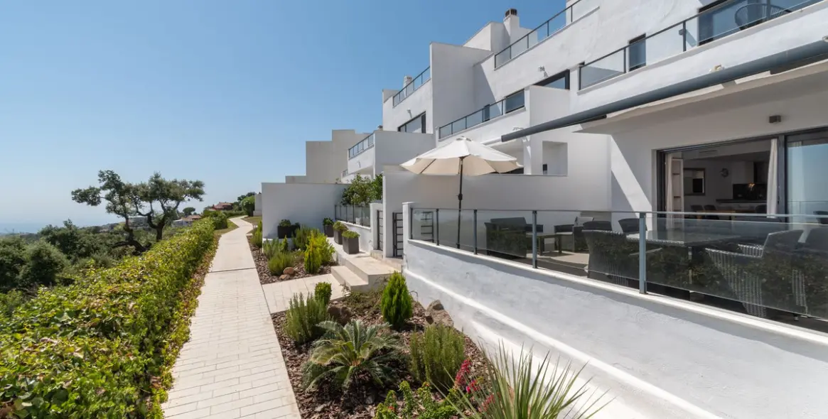 Sale of townhouse in La Mairena 32