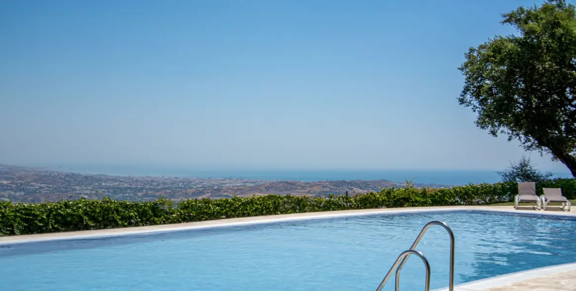 Sale of townhouse in La Mairena 34