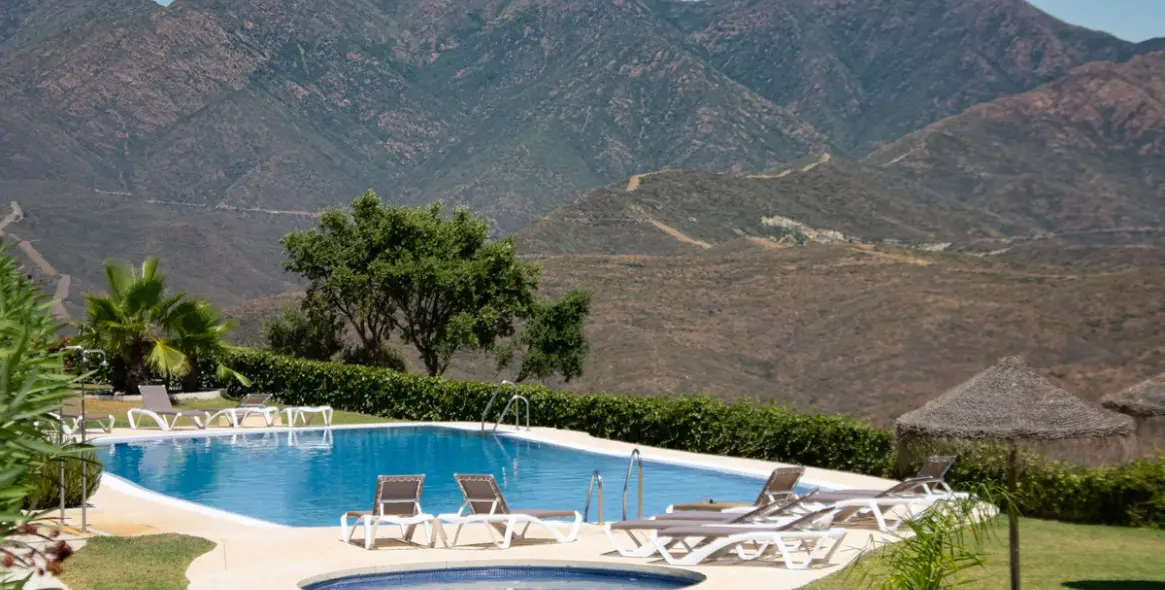 Sale of townhouse in La Mairena 36