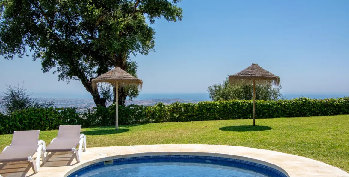 Sale of townhouse in La Mairena 37