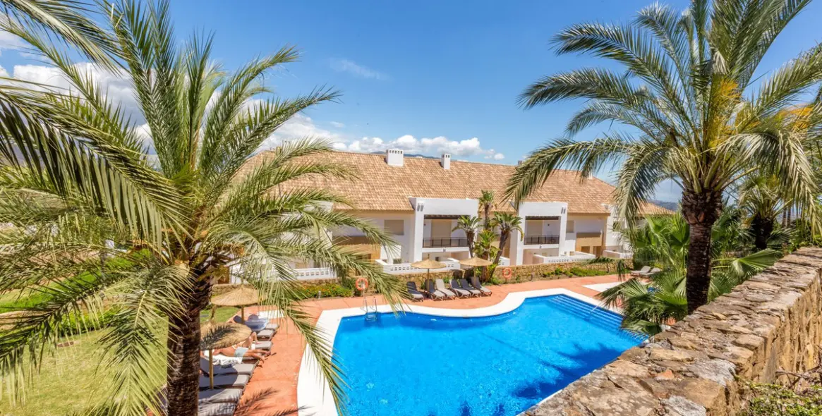 Sale of townhouse in La Cala Golf 2