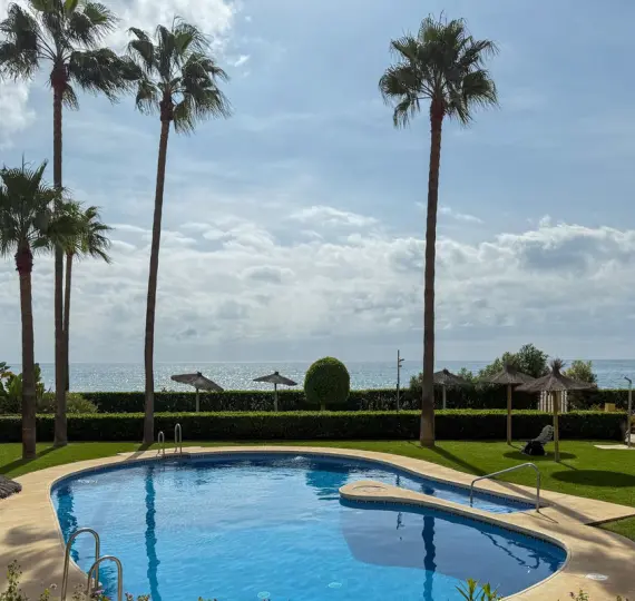 Sale of middle floor apartment in La Cala