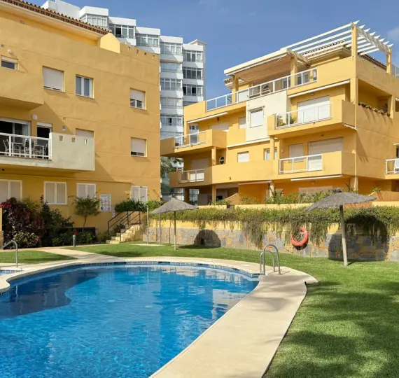 Sale of middle floor apartment in La Cala