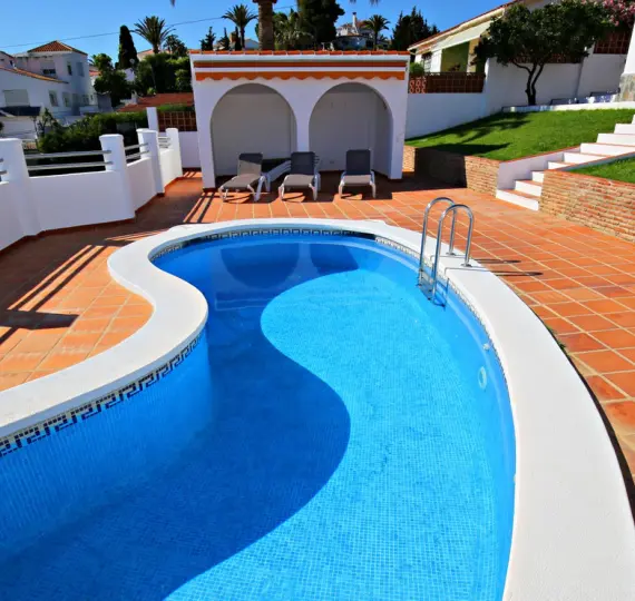 Venta de villa independiente en Caleta de Vélez