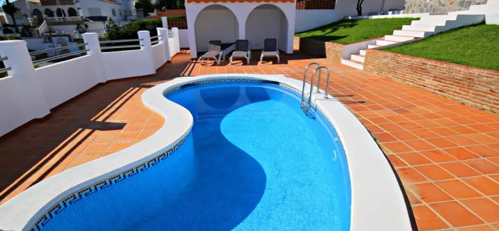 Venta de villa independiente en Caleta de Vélez 2