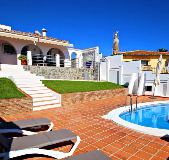 Venta de villa independiente en Caleta de Vélez