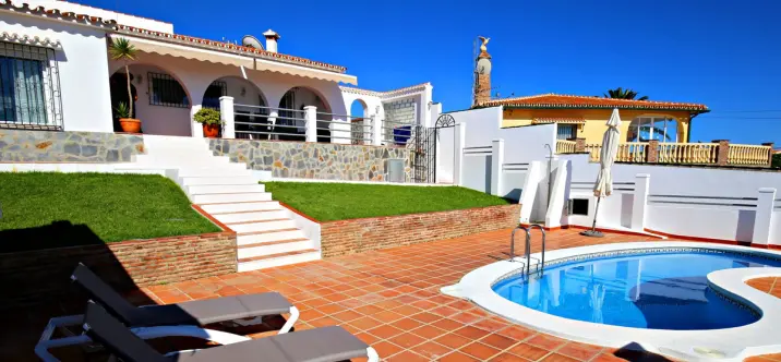 Venta de villa independiente en Caleta de Vélez 3