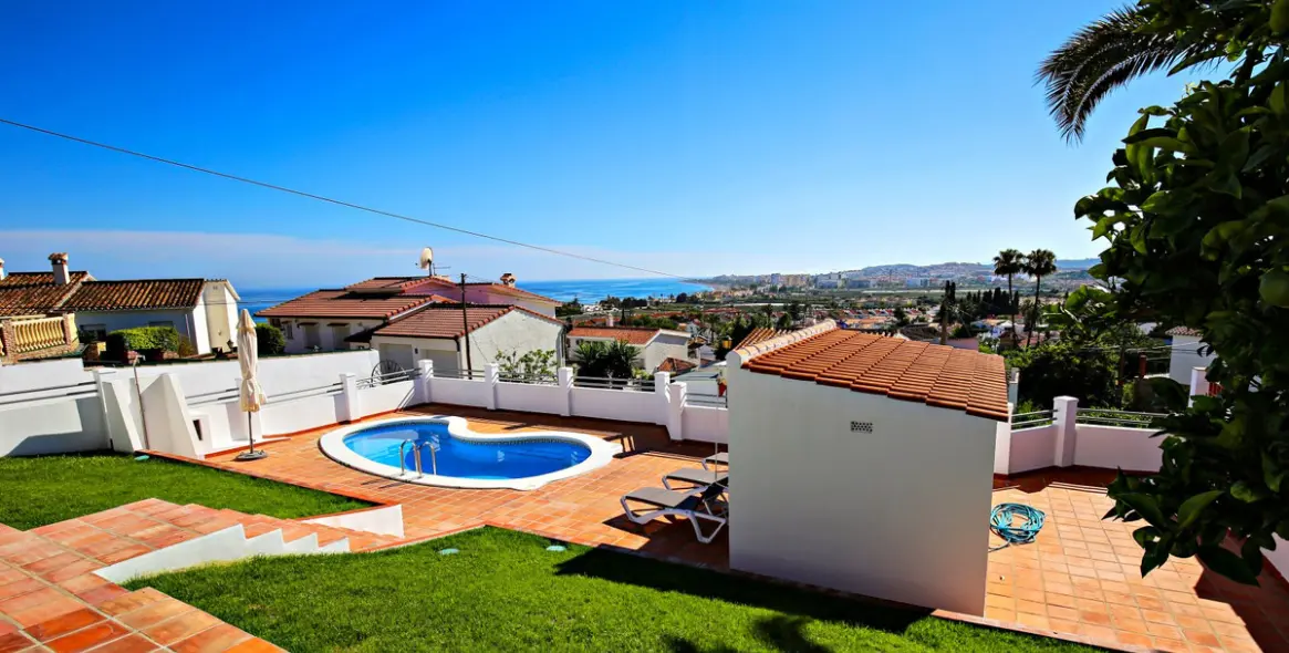 Продажа  отдельно стоящей виллы в Caleta de Vélez 7